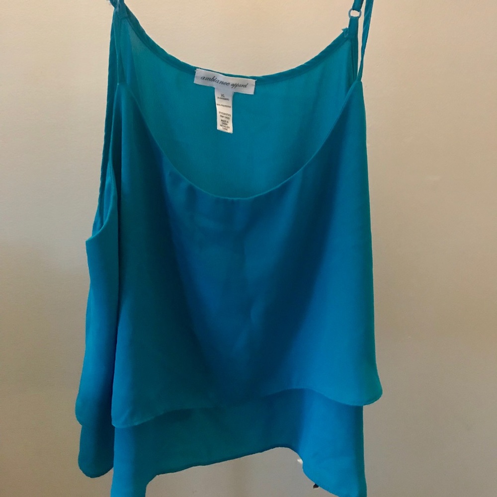 Cute top almost new